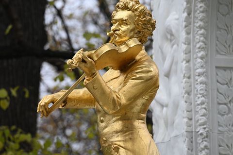 Am 25. Oktober wäre Strauss 200 Jahre alt geworden. (Archivbild) Foto: Helmut Fohringer/APA/dpa