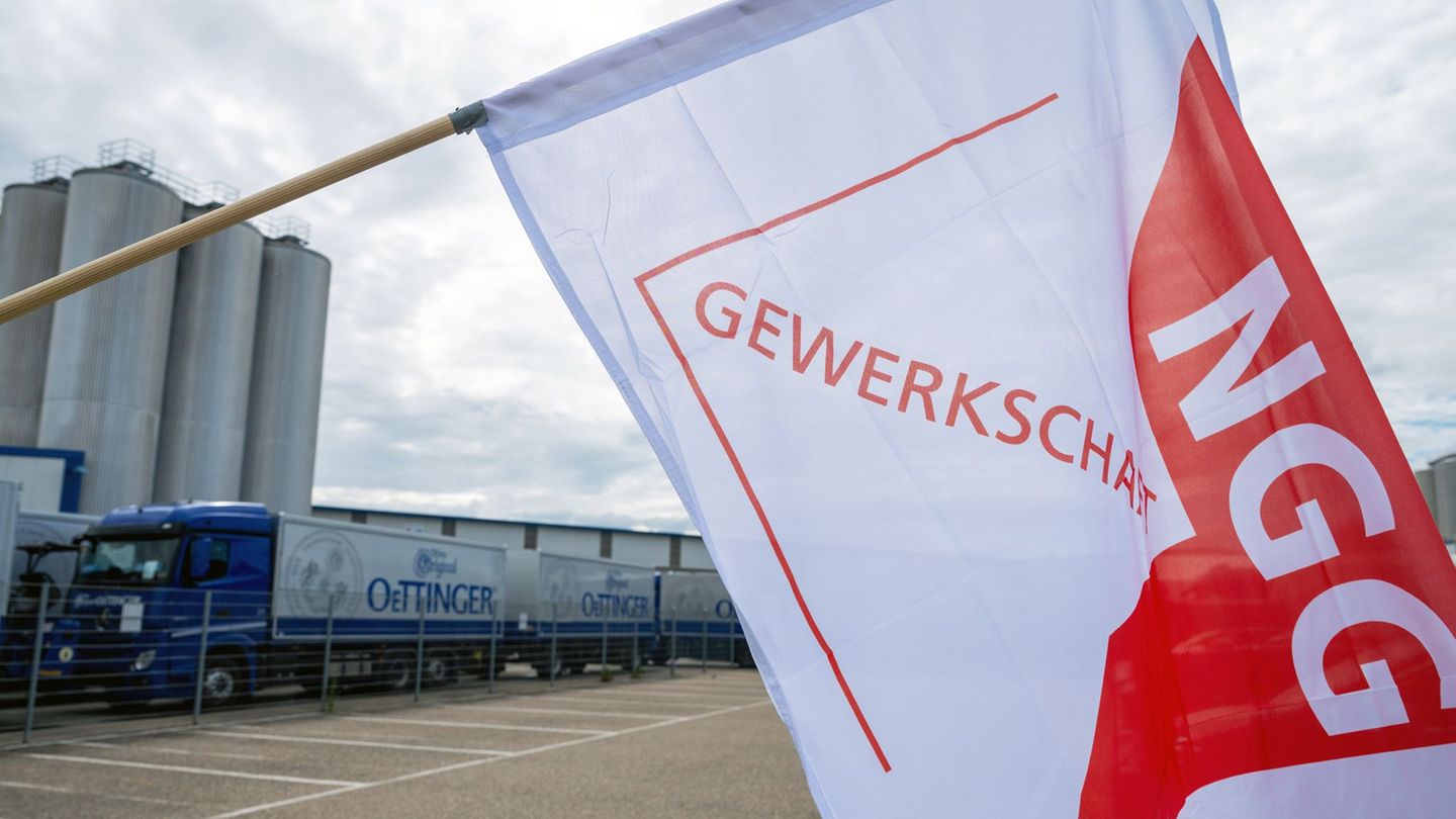 Oettinger - eine der größten Brauereien Deutschlands - und die NGG ringen um einen Tarifabschluss. (Archivbild) Foto: Peter Knef Oettinger - eine der größten Brauereien Deutschlands - und die NGG ringen um einen Tarifabschluss. (Archivbild) Foto: Peter Knef