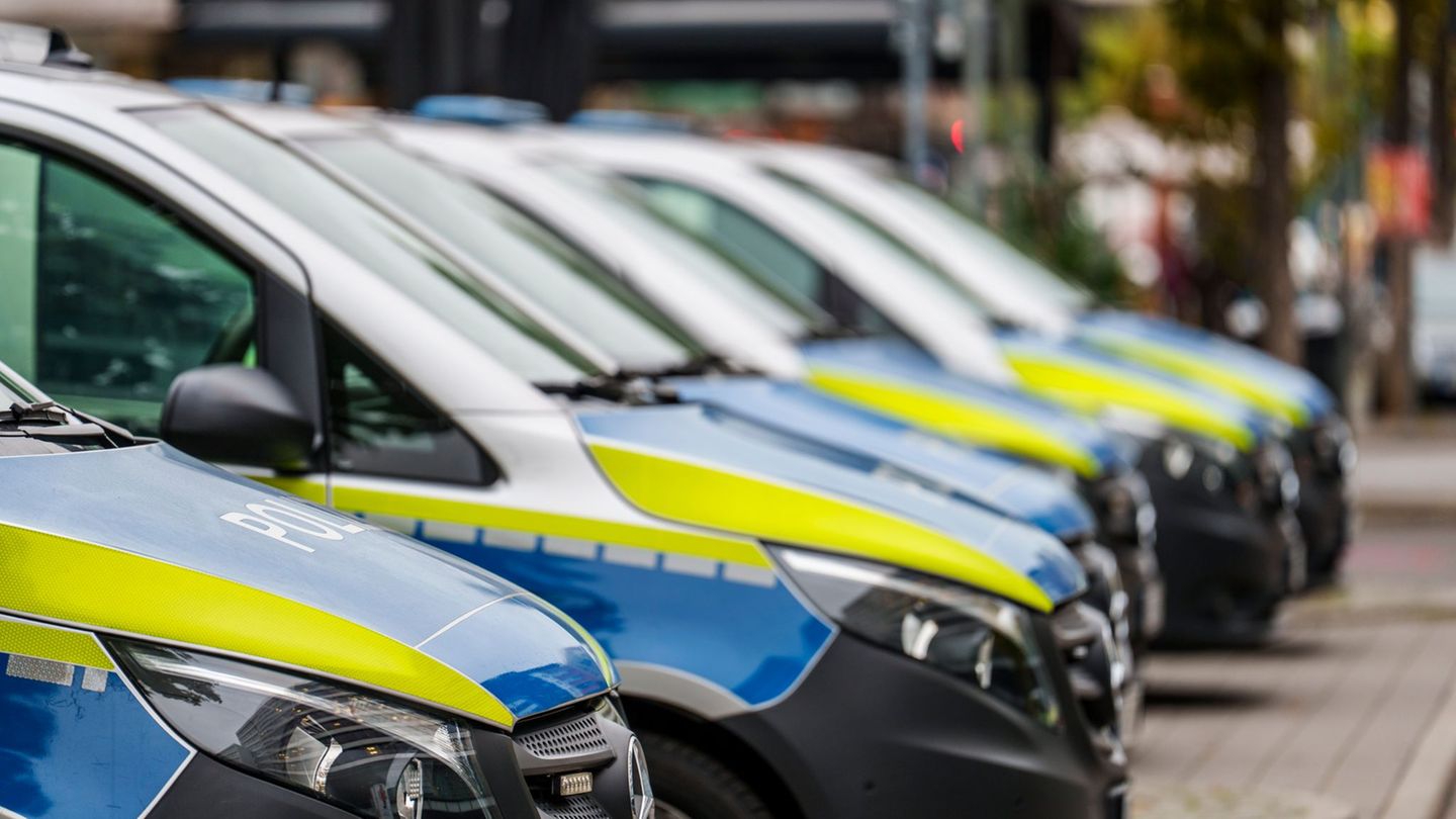 Auch Einsatzkräfte von der Stadtpolizei und der Landpolizei waren an den Durchsuchungen beteiligt. (Symbolbild) Foto: Andreas Ar Auch Einsatzkräfte von der Stadtpolizei und der Landpolizei waren an den Durchsuchungen beteiligt. (Symbolbild) Foto: Andreas Ar