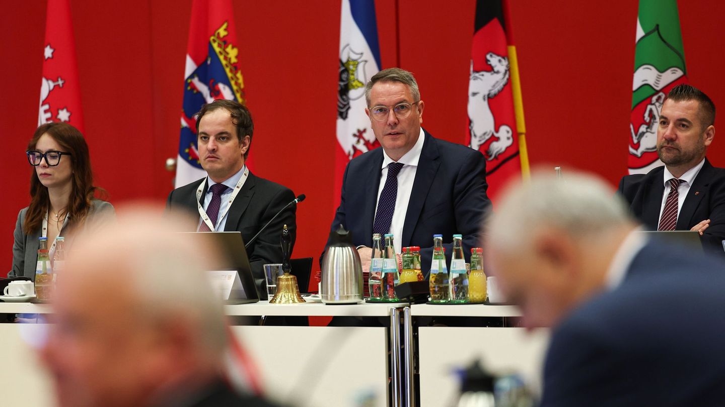 Schweitzer war Gastgeber der MPK in Mainz und ist nun federführend bei der Erarbeitung eines Papiers mit Ideen für eine Modernis Schweitzer war Gastgeber der MPK in Mainz und ist nun federführend bei der Erarbeitung eines Papiers mit Ideen für eine Modernis