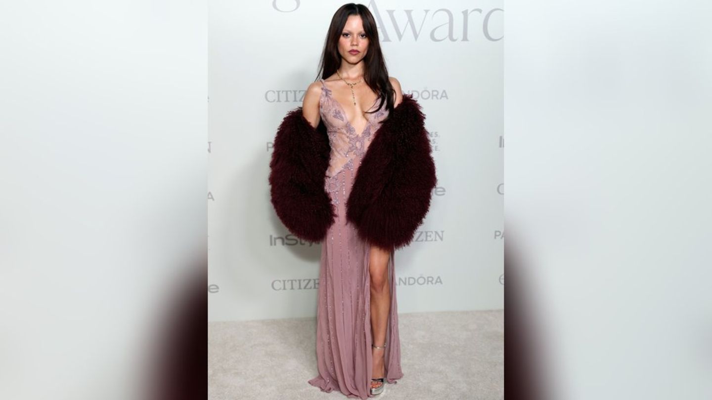 Hingucker: Schauspielerin Jenna Ortega zog in diesem Kleid die Blicke auf sich.