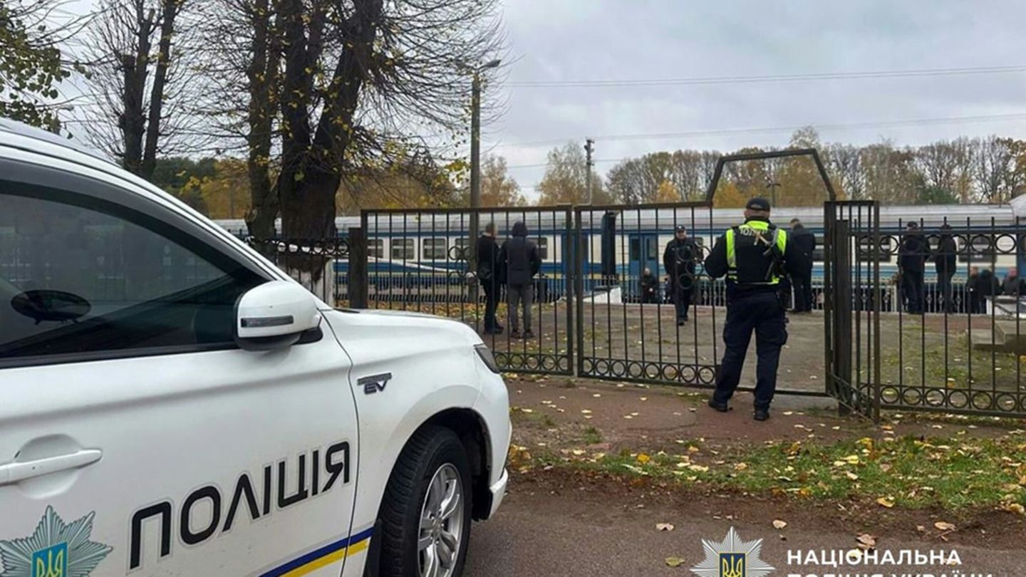 Polizei am Bahnhof Owrutsch Polizei am Bahnhof Owrutsch