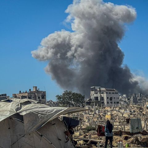 Israel: Ein Luftschlag der israelischen Luftwaffe im Gazastreifen (Symbolbild)