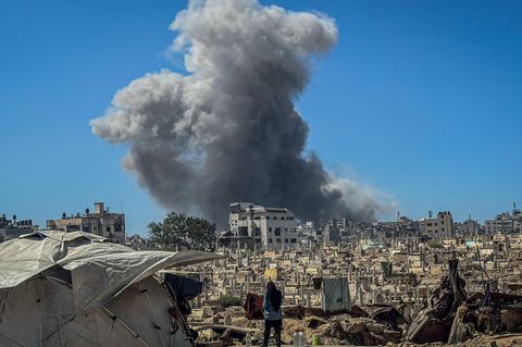Israel: Ein Luftschlag der israelischen Luftwaffe im Gazastreifen (Symbolbild) Israel: Ein Luftschlag der israelischen Luftwaffe im Gazastreifen (Symbolbild)