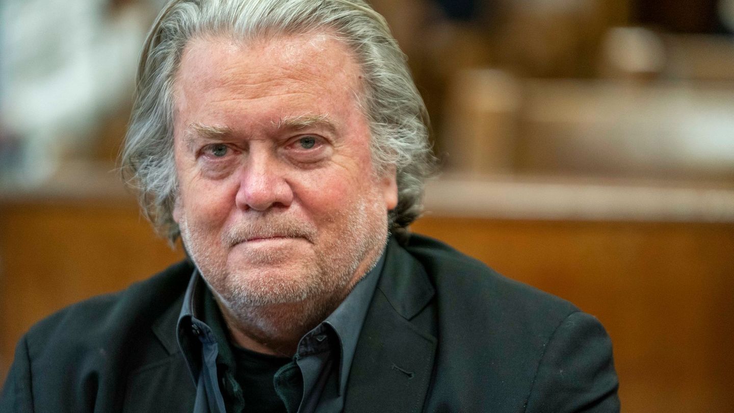 Ultra-right journalist: Bannon hints at plan for third Trump term