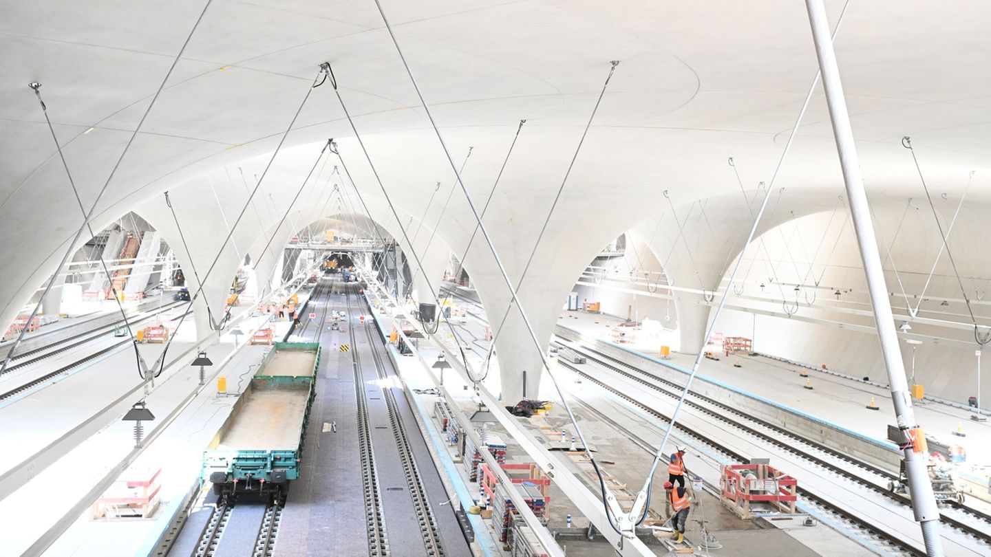 Deutlich teurer als zu Beginn geplant: Das Bahnprojekt Stuttgart 21. (Archivbild) Foto: Bernd Weißbrod/dpa