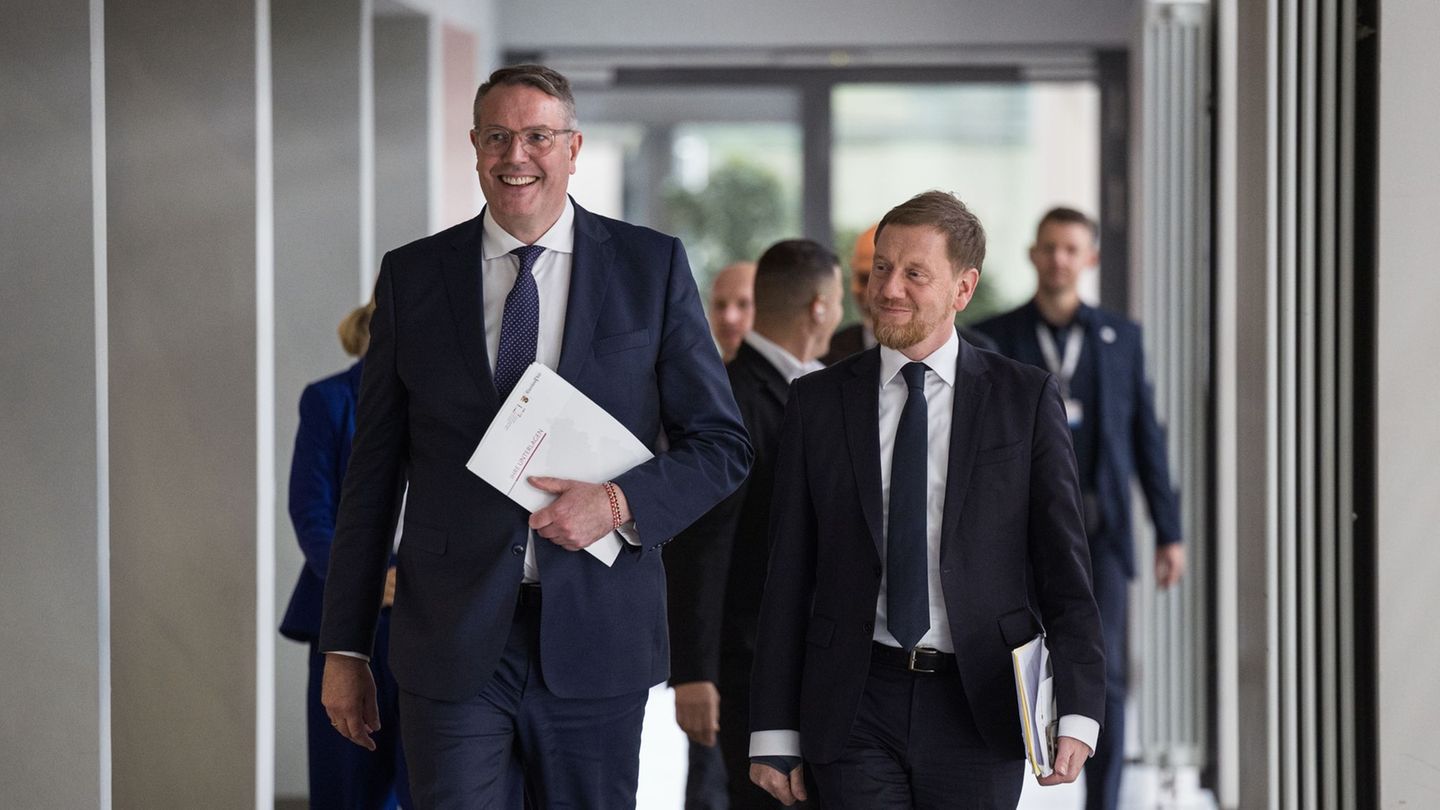 Meeting of the country heads: Countries against a fixed ban on combustion engines and for welfare state reform