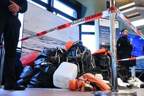 Rund 630 Kilogramm Kokain sind bei einem gescheiterten See-Drogentransport an die Insel Borkum angeschwemmt worden. Foto: Arne D