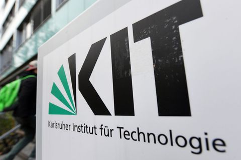 Ein Mitarbeiter des Karlsruher Instituts für Technologie starb bei einem Unglück. (Symbolfoto) Foto: Uli Deck/dpa
