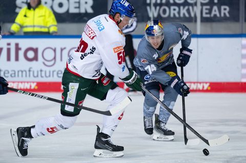 Les Lancaster (r) wechselt von München zu den Eisbären Berlin. (Archivbild) Foto: Sven Hoppe/dpa
