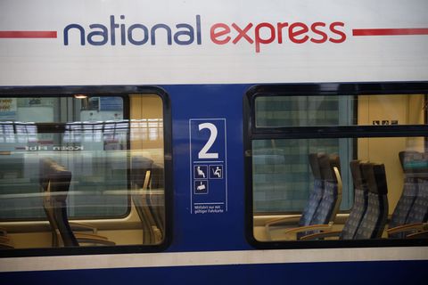 Der Betreiber National Express lässt den RE4 von Aachen nach Dortmund am Samstag komplett ausfallen - zum Ärger der Auftraggeber