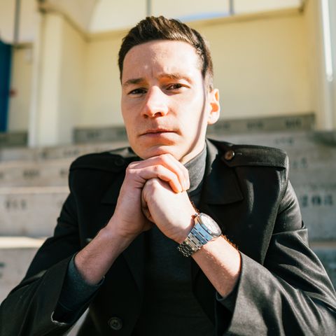 Julian Draxler posiert 2022 in Paris für ein Foto