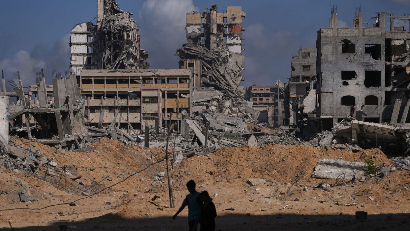 Gaza peace plan: Palestinian groups agree to interim administration for Gaza