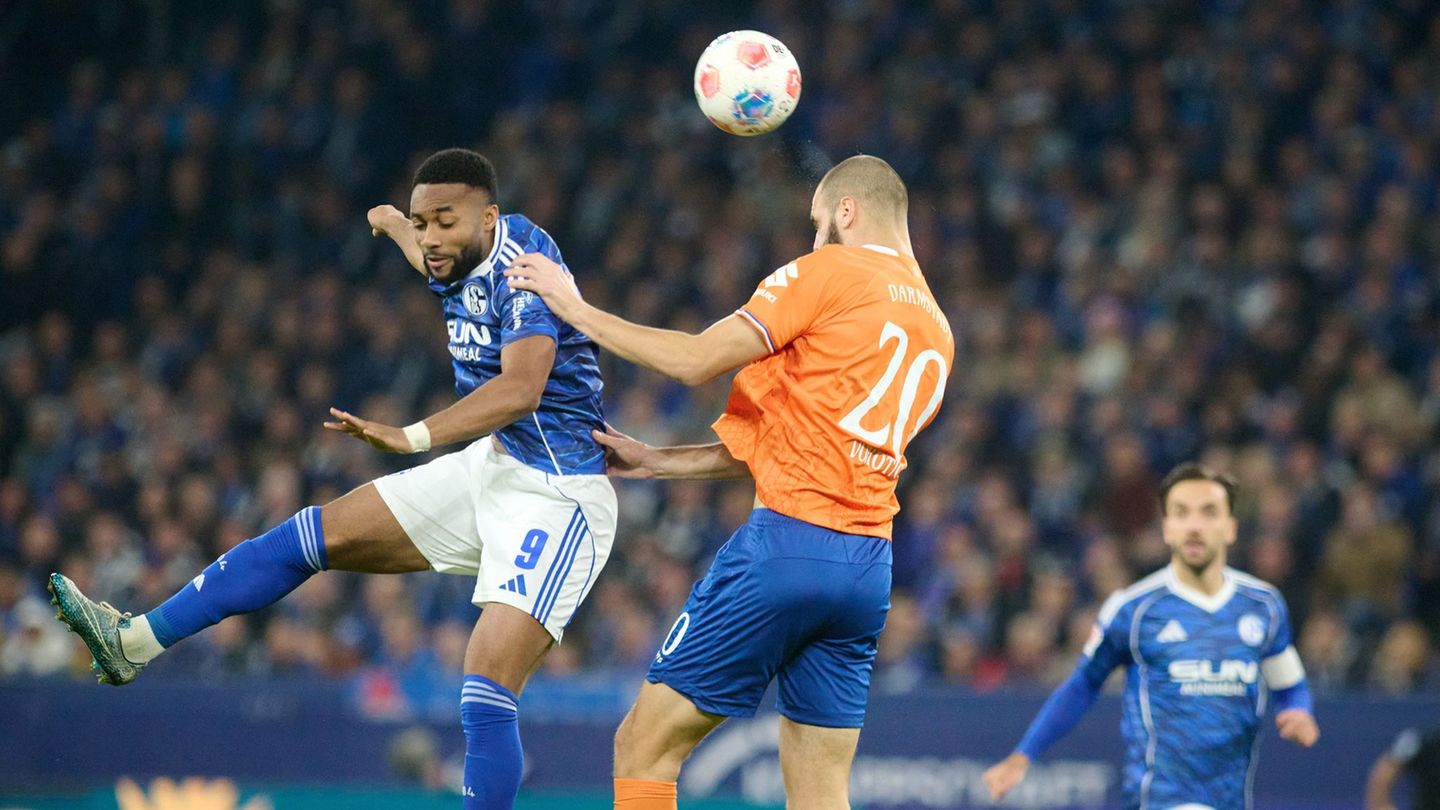 Sylla erzielte das 1:0 für Schalke. Foto: Bernd Thissen/dpa Sylla erzielte das 1:0 für Schalke. Foto: Bernd Thissen/dpa
