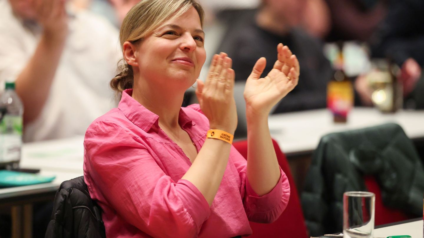 Landtagsfraktionschefin Katharina Schulze forderte von ihren Parteifreunden Optimismus und Kampfbereitschaft. Foto: Daniel Löb/d Landtagsfraktionschefin Katharina Schulze forderte von ihren Parteifreunden Optimismus und Kampfbereitschaft. Foto: Daniel Löb/d