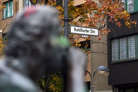 Die Kohlfurter Straße in Berlin-Kreuzberg sollte schon lange umbenannt werden. Foto: Lilli Förter/dpa