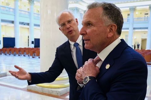 Witkoff und Dmitrijew sollen sich US-Medien zufolge nun erneut treffen. (Archivbild) Foto: Vyacheslav Prokofyev/Pool Sputnik Kre Witkoff und Dmitrijew sollen sich US-Medien zufolge nun erneut treffen. (Archivbild) Foto: Vyacheslav Prokofyev/Pool Sputnik Kre
