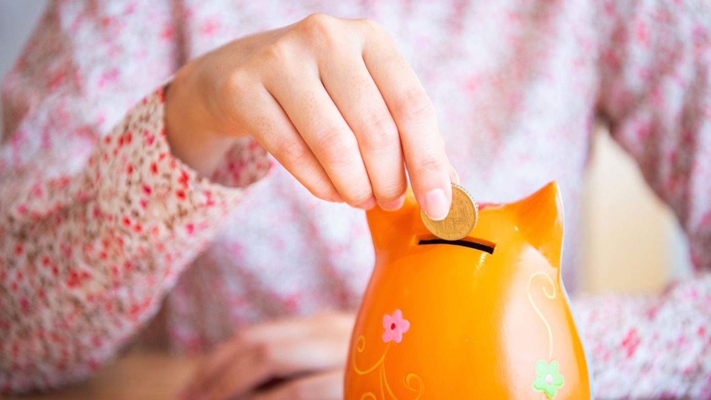 Private reserves: High prices slow down savers: “emergency eggs” are often too small