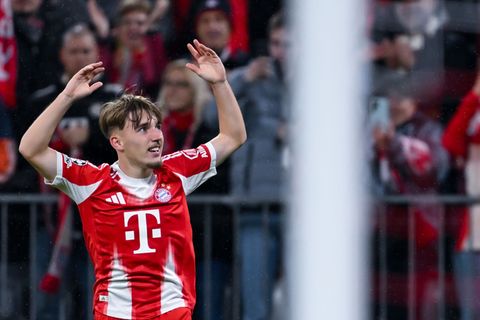 Darf er wieder spielen - und jubeln? Bayern-Talent Lennart Karl. Foto: Sven Hoppe/dpa