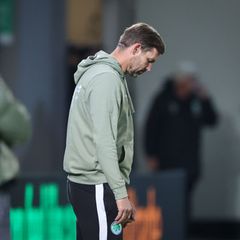 Der Druck auf Fürths Trainer Thomas Kleine wächst. Foto: Daniel Karmann/dpa