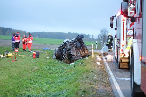 Bei den Toten handelt es sich nach Angaben um einen Mann und zwei Frauen im Alter von 61 bis 70 Jahren. Foto: Bodo Schackow/dpa