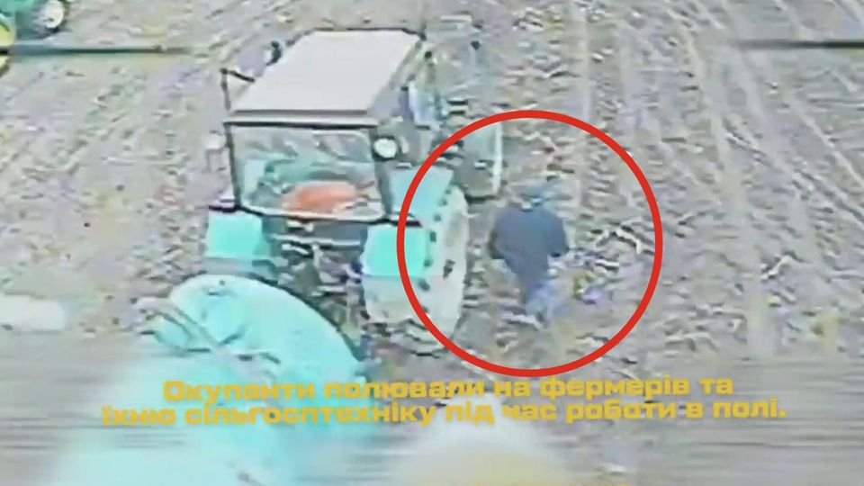 Russen jagen ukrainische Bauern mit Kamikaze-Drohnen: "Zielen auf Zivilisten" Russen jagen ukrainische Bauern mit Kamikaze-Drohnen: "Zielen auf Zivilisten"