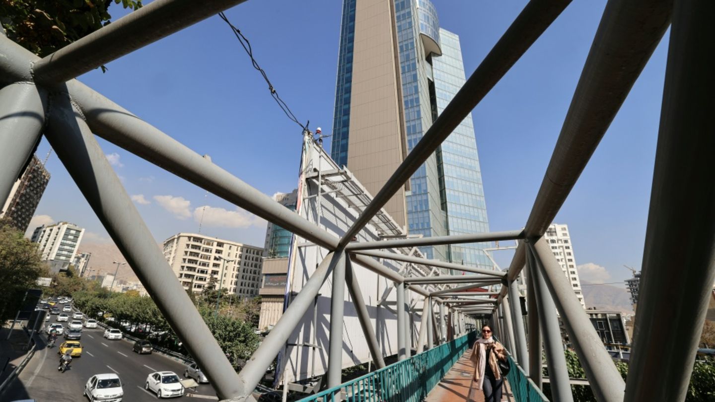 Ehemaliger Hauptsitz der Bank Ayandeh Ehemaliger Hauptsitz der Bank Ayandeh