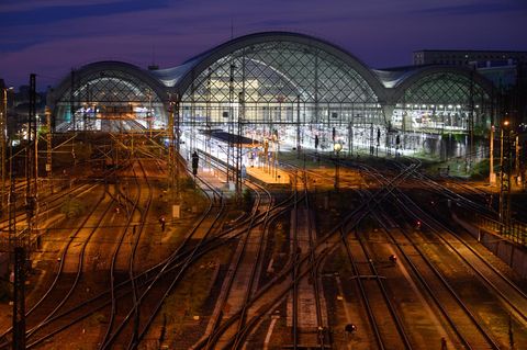 Hauptbahnhof Dresden bei Nacht Hauptbahnhof Dresden bei Nacht