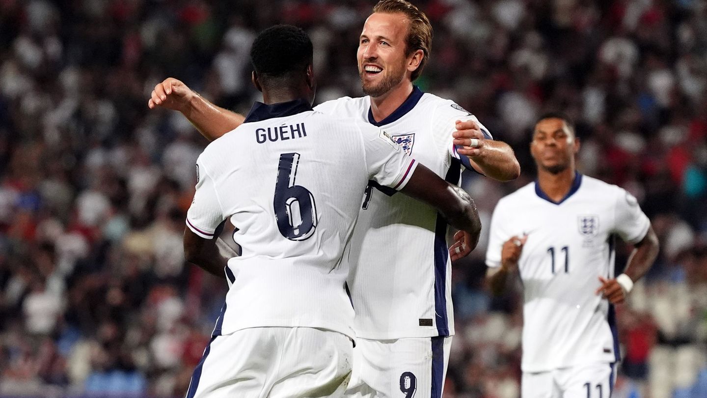 England-Nationalspieler Marc Guehi und Harry Kane: Spielen die beiden bald auch bei den Bayern zusammen? Foto: Bradley Collyer/P England-Nationalspieler Marc Guehi und Harry Kane: Spielen die beiden bald auch bei den Bayern zusammen? Foto: Bradley Collyer/P