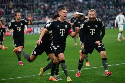 Josuha Kimmich (M) brachte den FC Bayern in Führung. Foto: Marius Becker/dpa