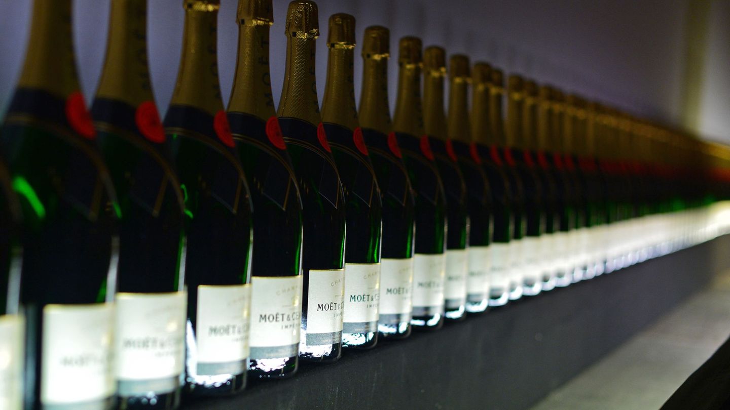 Dreister Ladendiebstahl: Champagnerdieb spaziert aus Supermarkt
