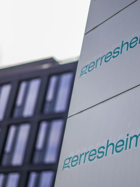 Das Gerresheimer-Logo vor einem Büro des Düsseldorfer Verpackungsspezialisten. Foto: Christoph Reichwein/dpa