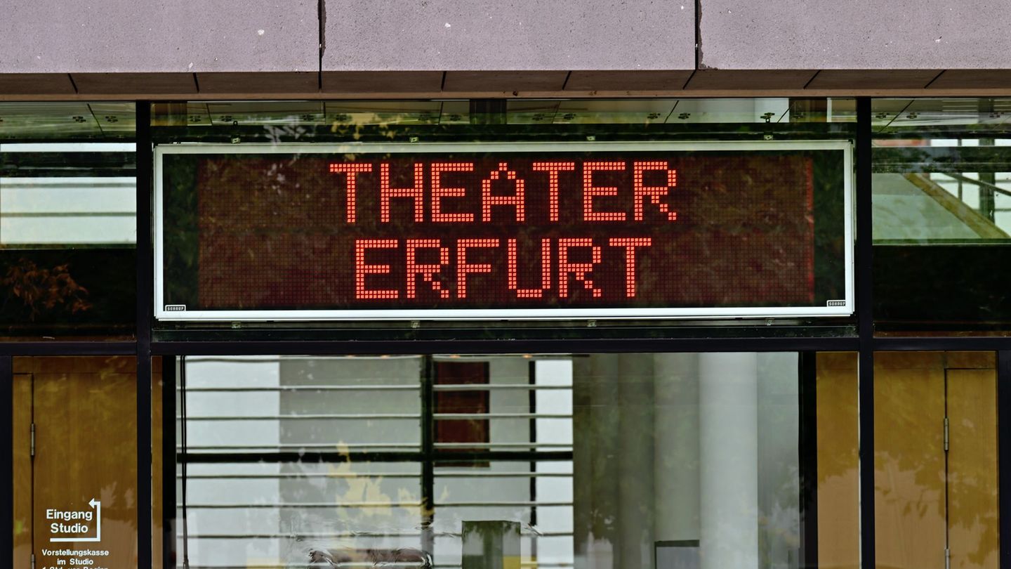 Opernpremiere Don Giovanni in Erfurt. Foto: Martin Schutt/dpa Opernpremiere Don Giovanni in Erfurt. Foto: Martin Schutt/dpa