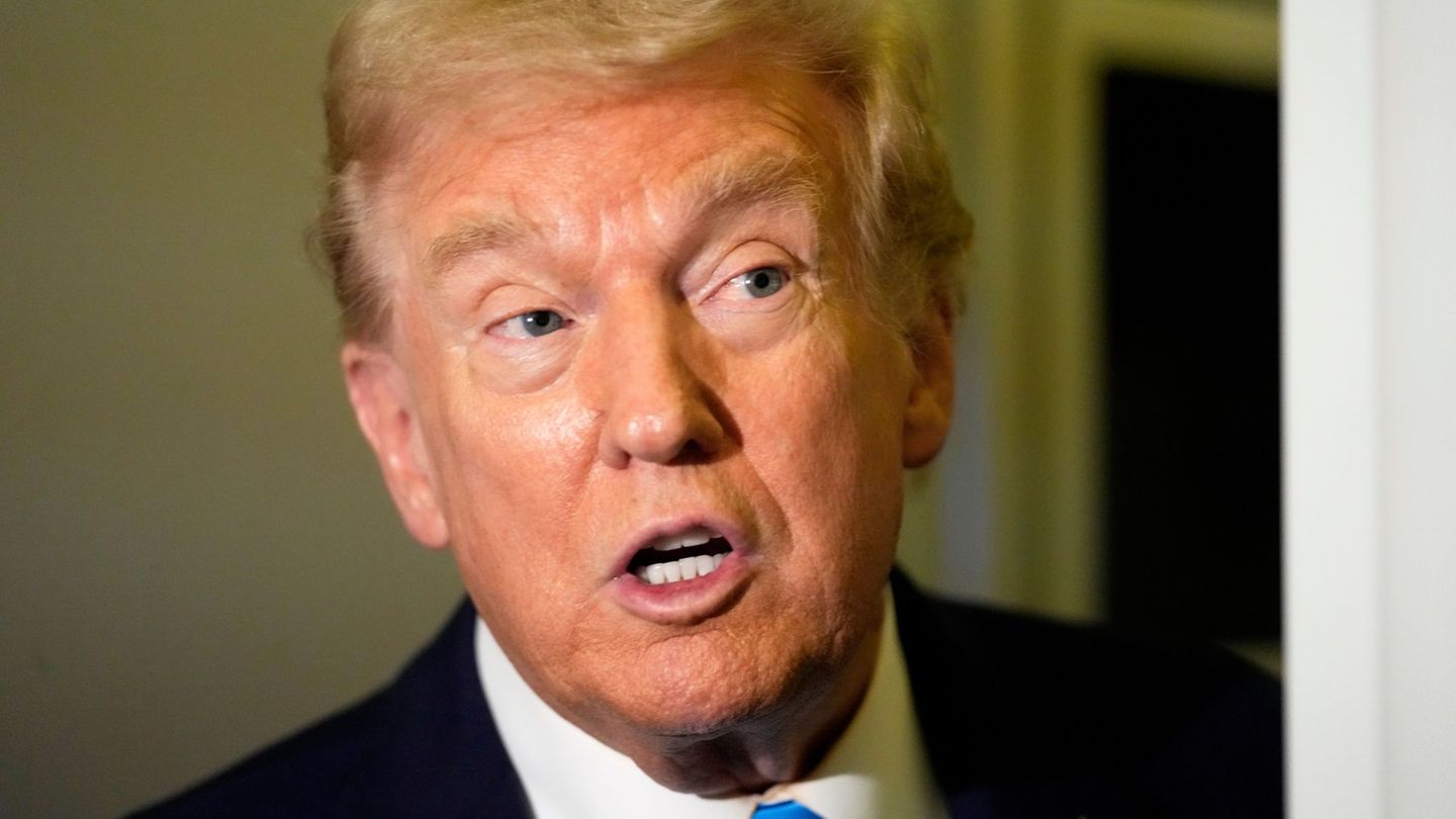 US-Präsident Trump kündigt zusätzliche Zölle gegen Kanada an. Foto: Mark Schiefelbein/AP/dpa US-Präsident Trump kündigt zusätzliche Zölle gegen Kanada an. Foto: Mark Schiefelbein/AP/dpa
