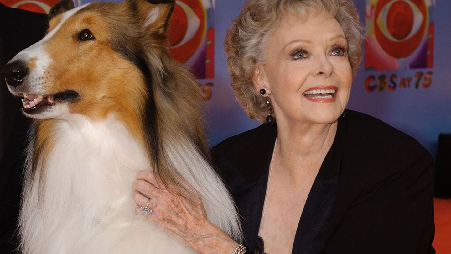 “Lassie” star June Lockhart dies at 100 “Lassie” star June Lockhart dies at 100