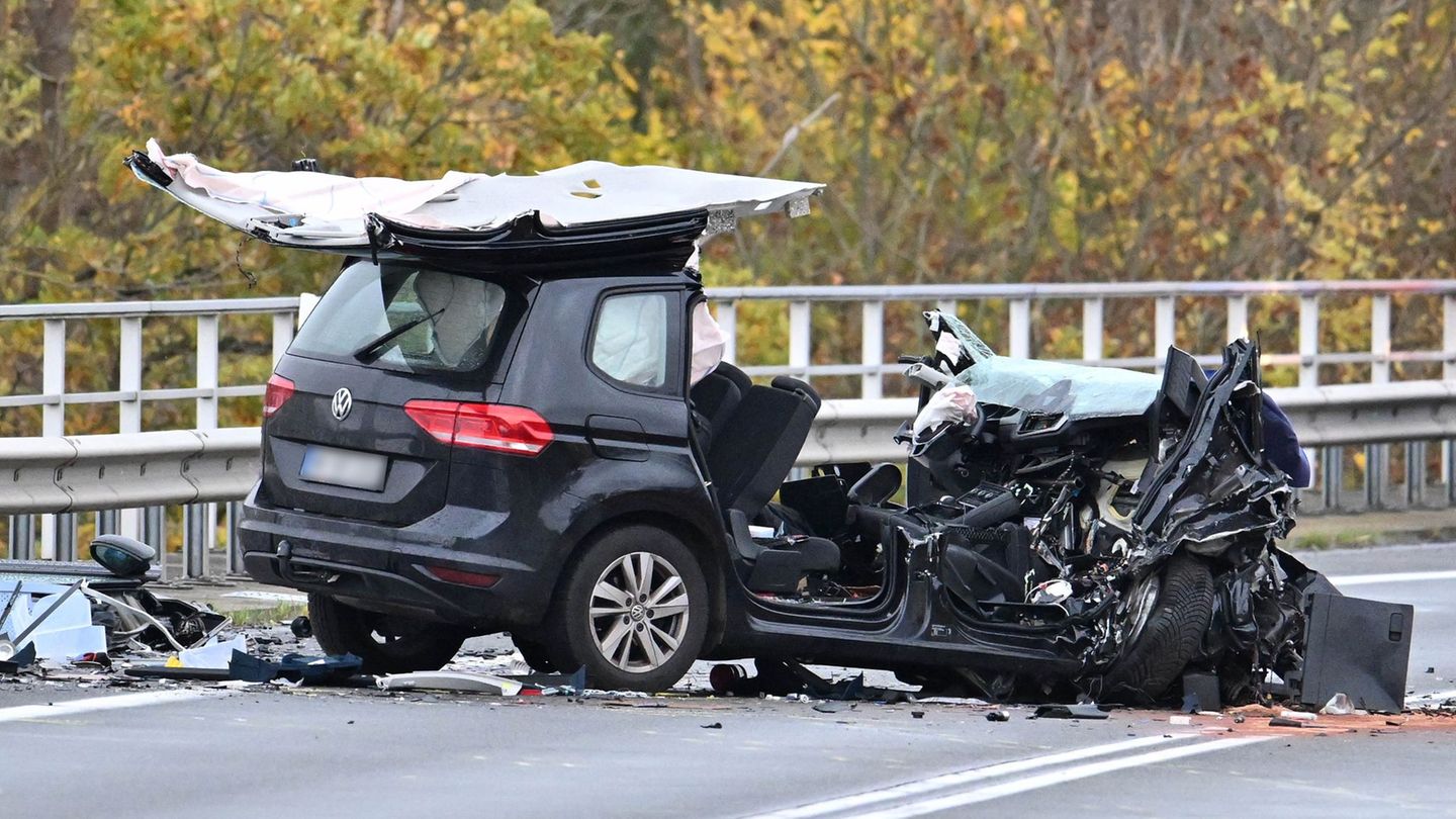 Schwerer Unfall mit drei Toten: Auto stürzt in Mittellandkanal - viele Fragen bleiben offen