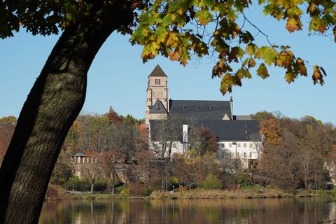 Blick auf die Schlosskirche und das Schloßbergmuseum in Chemnitz (Archivbild) Foto: Peter Endig/dpa-Zentralbild/ZB