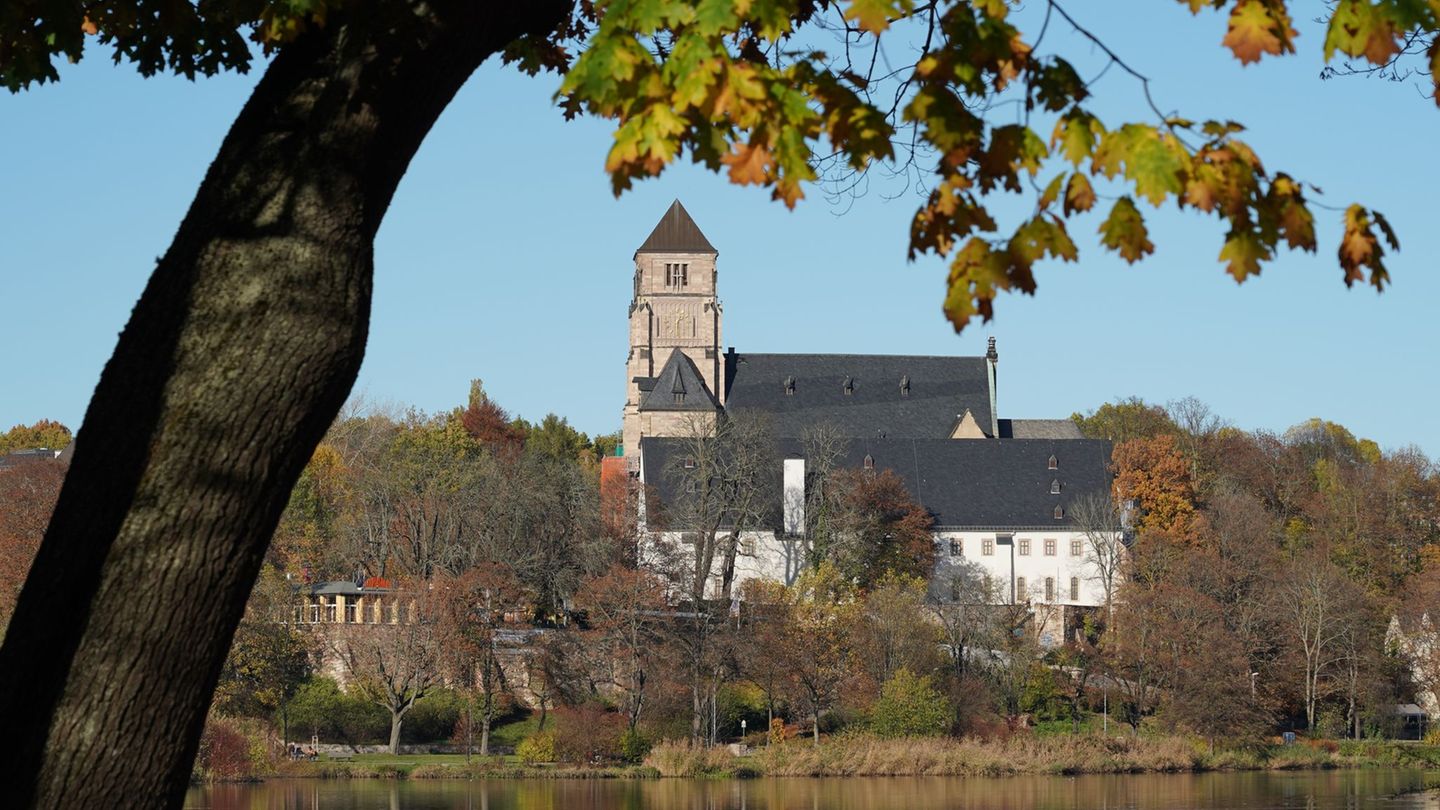Blick auf die Schlosskirche und das Schloßbergmuseum in Chemnitz (Archivbild) Foto: Peter Endig/dpa-Zentralbild/ZB Blick auf die Schlosskirche und das Schloßbergmuseum in Chemnitz (Archivbild) Foto: Peter Endig/dpa-Zentralbild/ZB