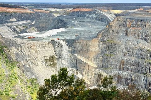Der Blick auf die riesige Greenbushes-Mine ist atemberaubend. Foto: Carola Frentzen/dpa Der Blick auf die riesige Greenbushes-Mine ist atemberaubend. Foto: Carola Frentzen/dpa