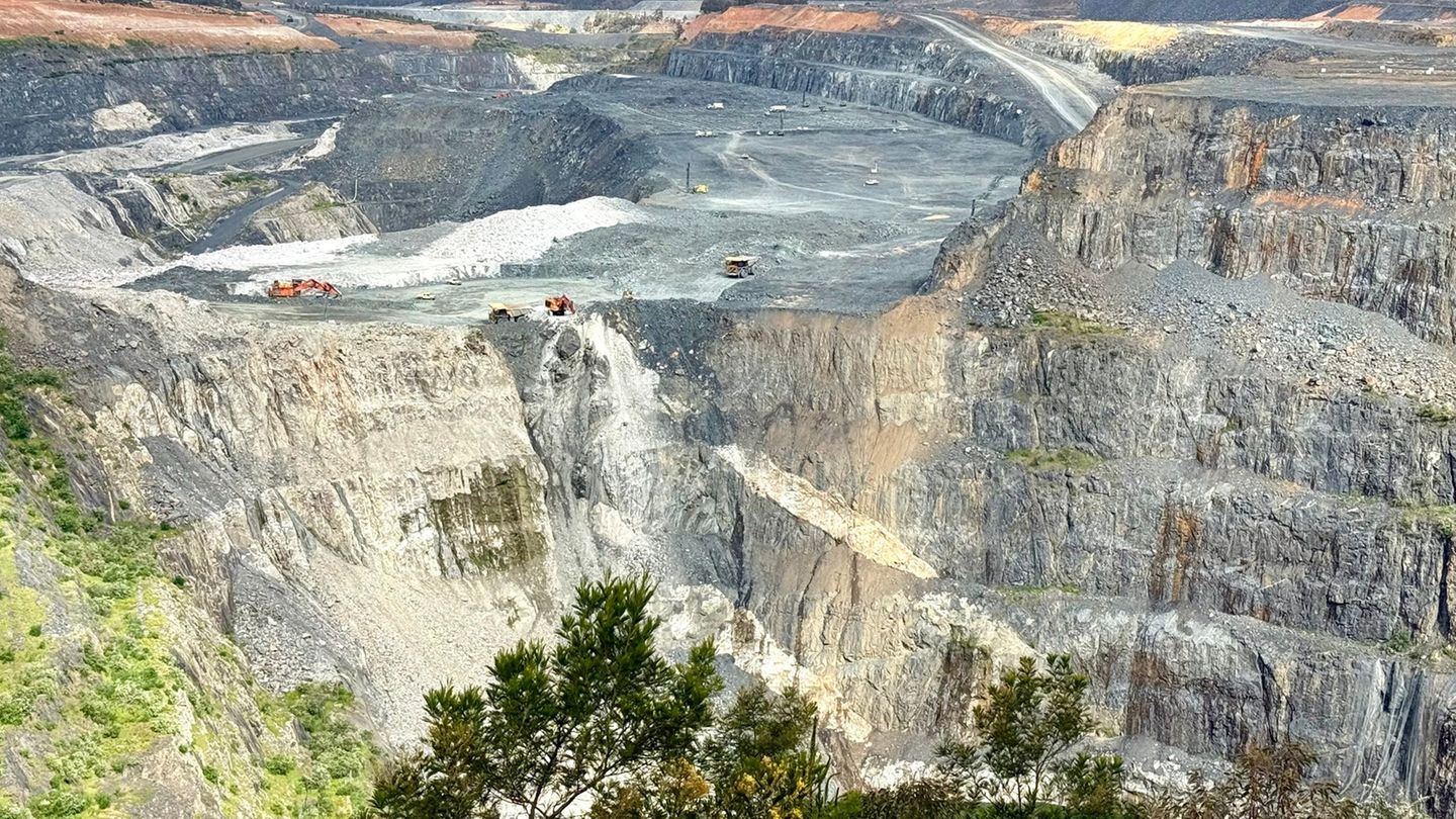 Der Blick auf die riesige Greenbushes-Mine ist atemberaubend. Foto: Carola Frentzen/dpa Der Blick auf die riesige Greenbushes-Mine ist atemberaubend. Foto: Carola Frentzen/dpa