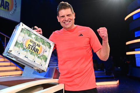 Jan Ullrich gewinnt das Duell gegen Sven Hannawald bei "Schlag den Star" Jan Ullrich gewinnt das Duell gegen Sven Hannawald bei "Schlag den Star"