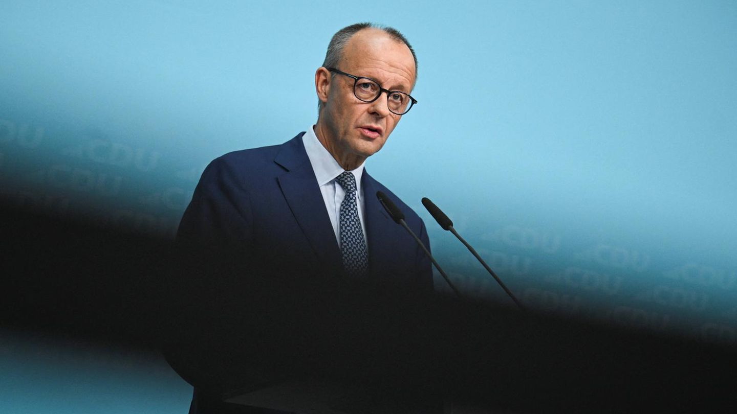 Die Zufriedenheit der Deutschen mit Regierung von Kanzler Friedrich Merz sinkt laut "Sonntagstrend" weiter Die Zufriedenheit der Deutschen mit Regierung von Kanzler Friedrich Merz sinkt laut "Sonntagstrend" weiter