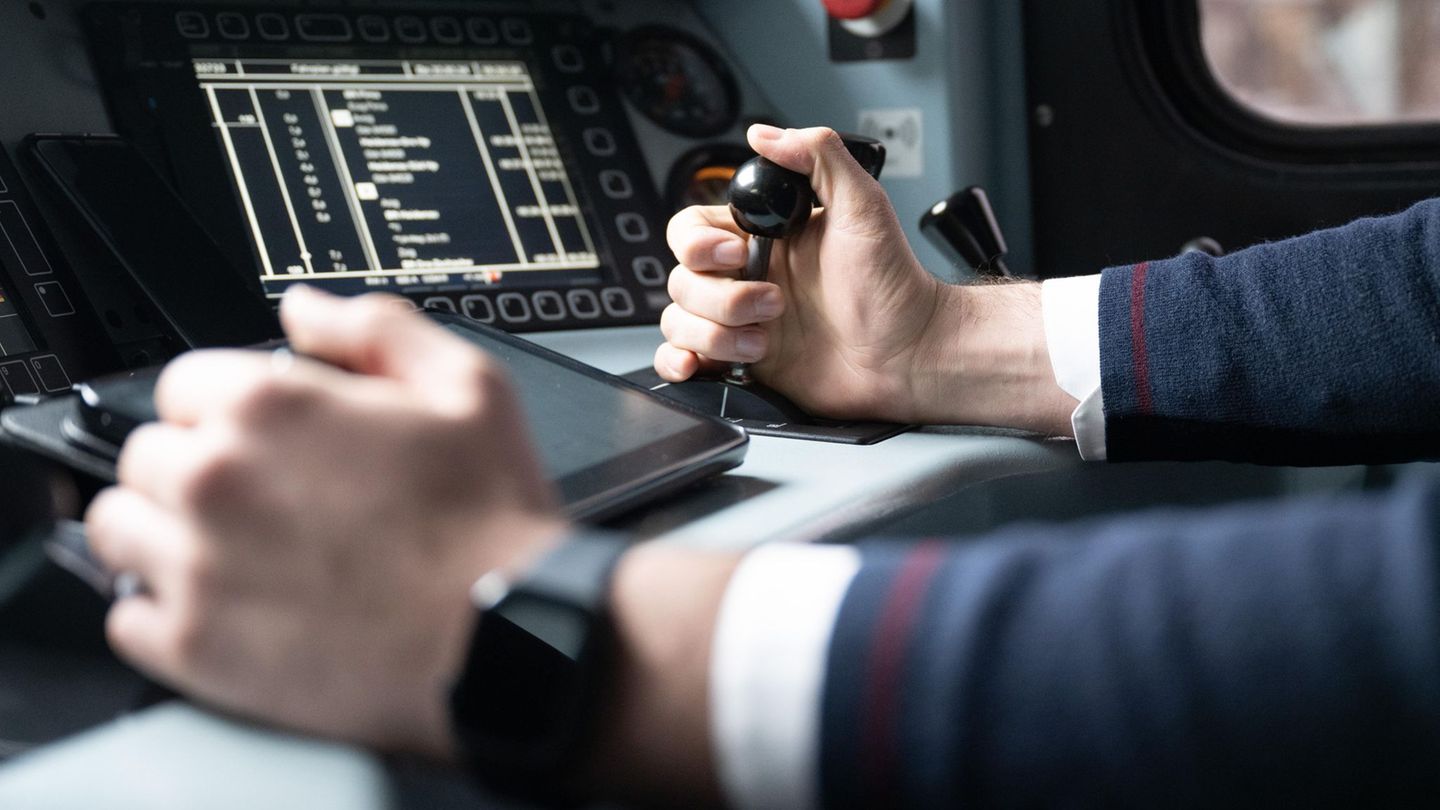 Training: Bahn is hiring around 5,200 trainees Training: Bahn is hiring around 5,200 trainees