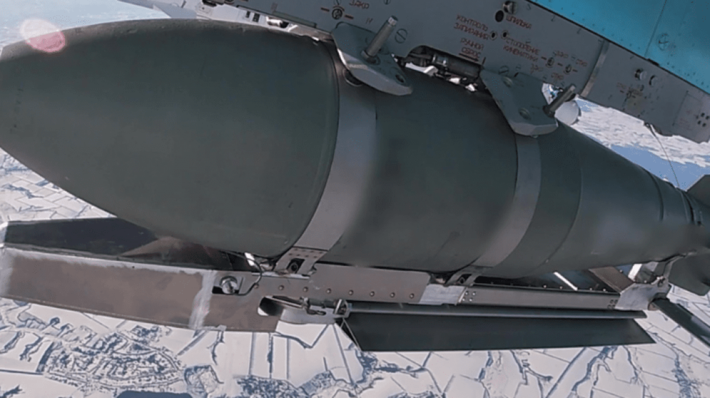 Russische Gleitbombe mit dem verbesserten Flugmodul UMPK Russische Gleitbombe mit dem verbesserten Flugmodul UMPK