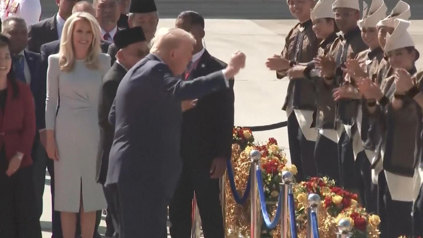 Dealreise durch Asien: US-Präsident Trump tanzt bei Empfang in Malaysia