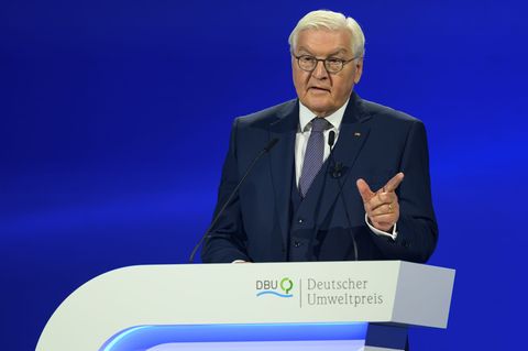 Bundespräsident Steinmeier mahnt, den Klimaschutz nicht zu vergessen. Foto: Hendrik Schmidt/dpa