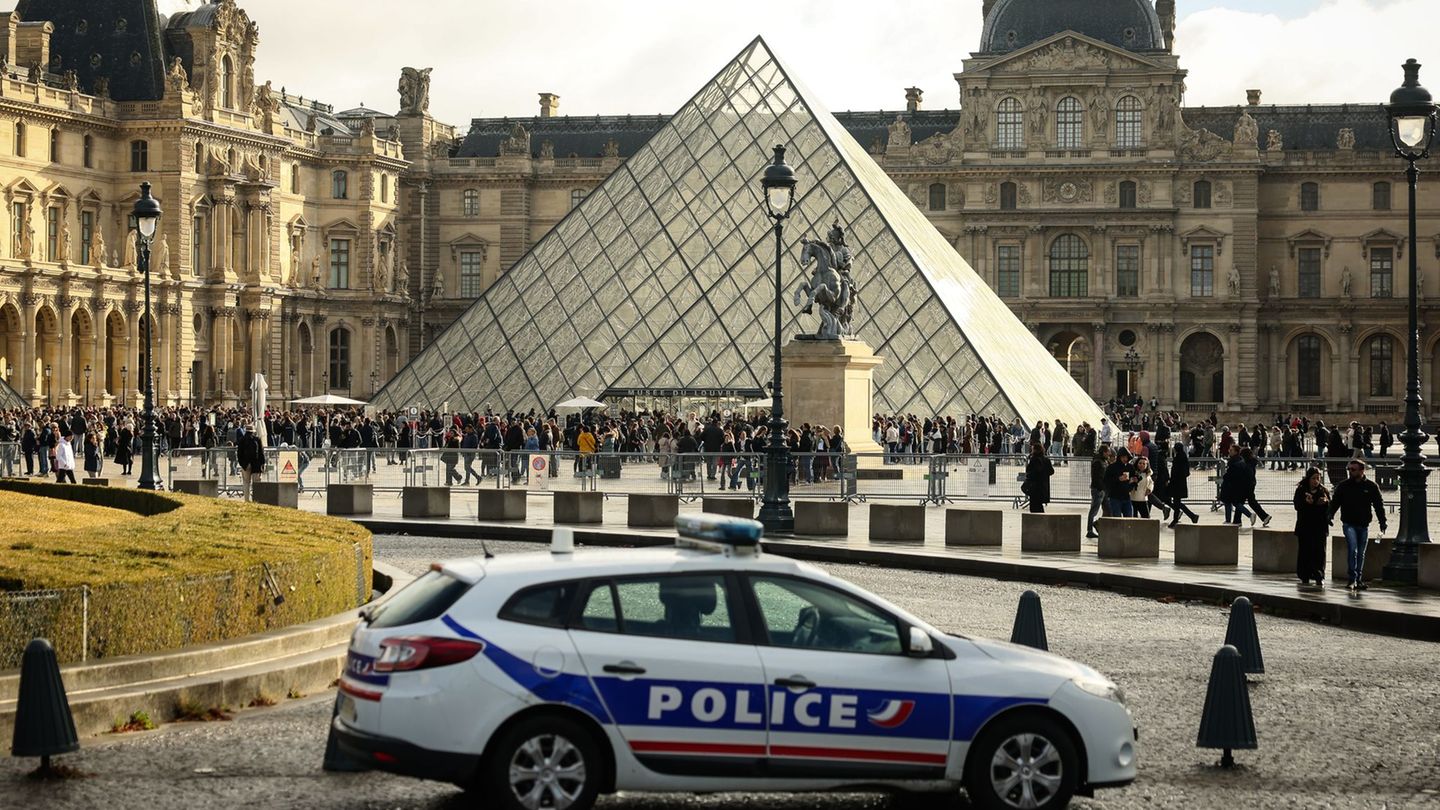 Die Ermittler melden nach dem Raubüberfall auf den Louvre einen Fahndungserfolg. Foto: Thomas Padilla/AP/dpa Die Ermittler melden nach dem Raubüberfall auf den Louvre einen Fahndungserfolg. Foto: Thomas Padilla/AP/dpa