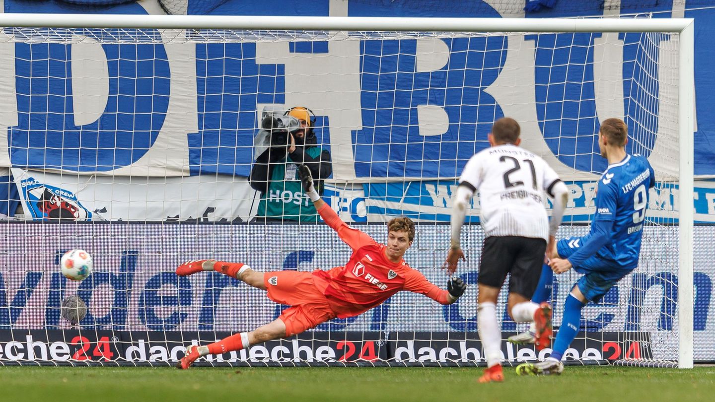 Maximilian Breunig (r) trifft zum 1:0 vorentscheidenden für Magdeburg Foto: Andreas Gora/dpa Maximilian Breunig (r) trifft zum 1:0 vorentscheidenden für Magdeburg Foto: Andreas Gora/dpa