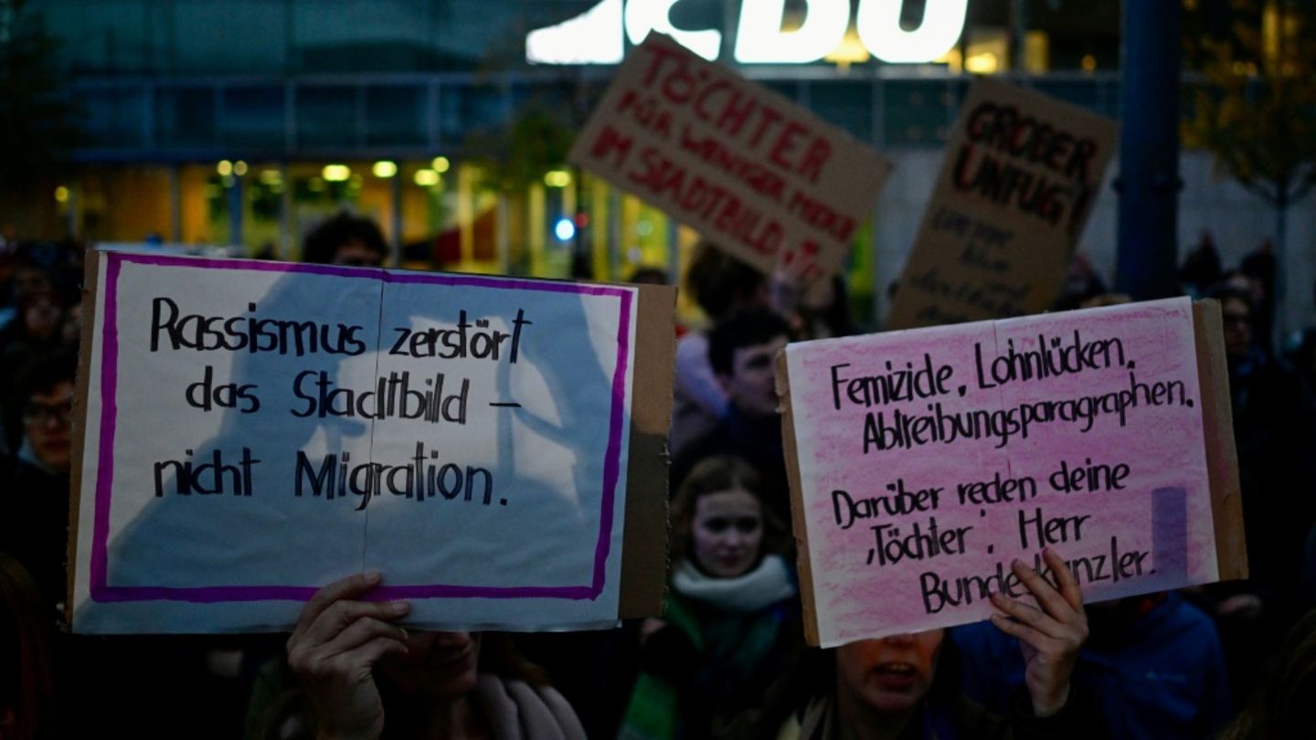 Demo in Berlin gegen Merz-Äußerungen Demo in Berlin gegen Merz-Äußerungen