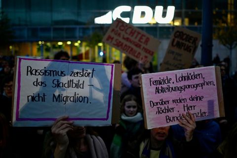 Demo in Berlin gegen Merz-Äußerungen